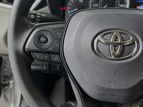 Used 2022 Toyota Corolla LE FWD image 19