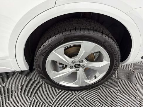 Used 2025 Audi Q5 2.0T Premium Plus w/ Premium Plus Package AWD/4WD image 10