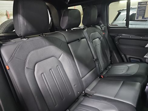 Used 2022 Land Rover Defender 110 X-Dynamic SE AWD/4WD image 12