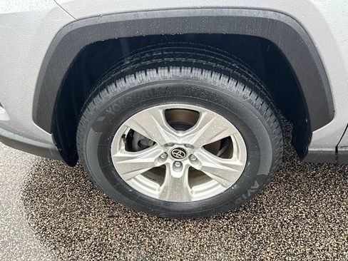 Used 2020 Toyota RAV4 LE image 37