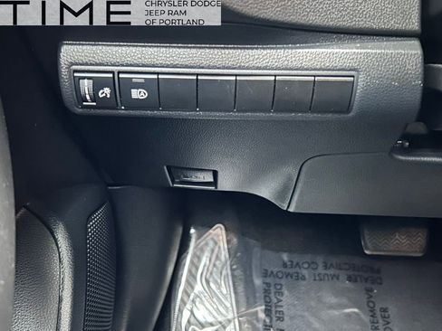 Used 2022 Toyota Corolla LE image 24