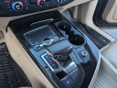 Used 2017 Audi Q7 2.0T Premium Plus w/ Premium Plus Package image 26