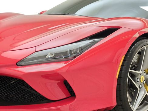 Used 2020 Ferrari F8 Tributo image 5
