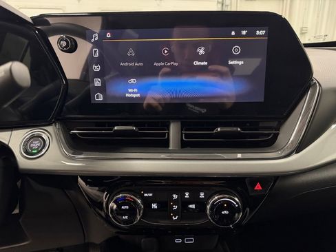 New 2026 Chevrolet Trax LT image 17