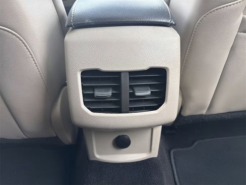 Used 2020 Ford Fusion SEL image 29