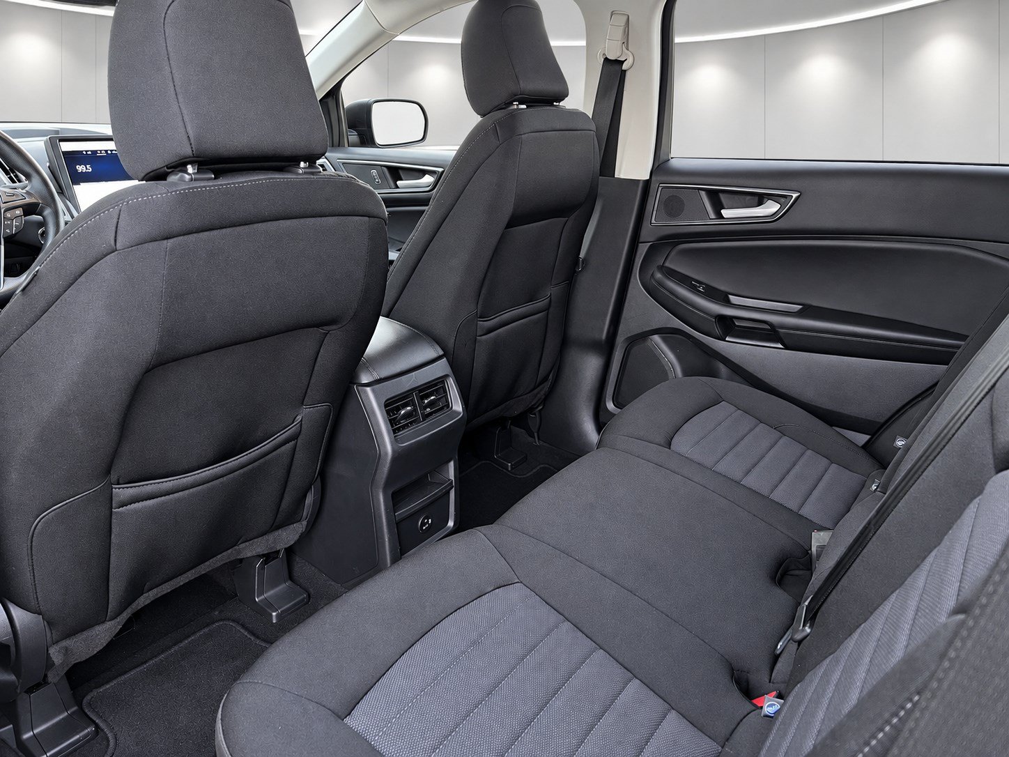 Used 2021 Ford Edge SE w/ Cargo Accessory Package AWD/4WD image 18