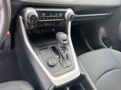 Used 2022 Toyota RAV4 LE image 30