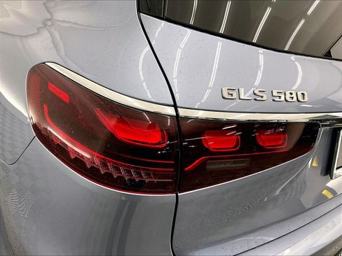 New 2026 Mercedes-Benz GLS 580 4MATIC image 12