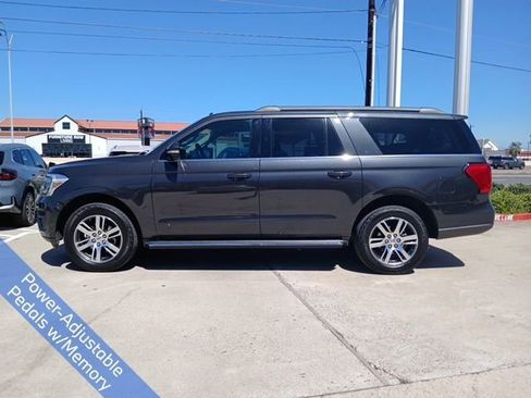 Used 2022 Ford Expedition Max XLT image 6