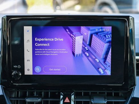 Used 2025 Toyota Corolla SE image 19