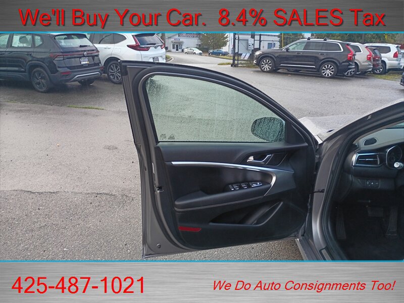 Used 2025 Genesis G70 2.5T RWD image 9