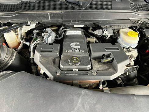 Used 2020 RAM 2500 Laramie AWD/4WD image 32