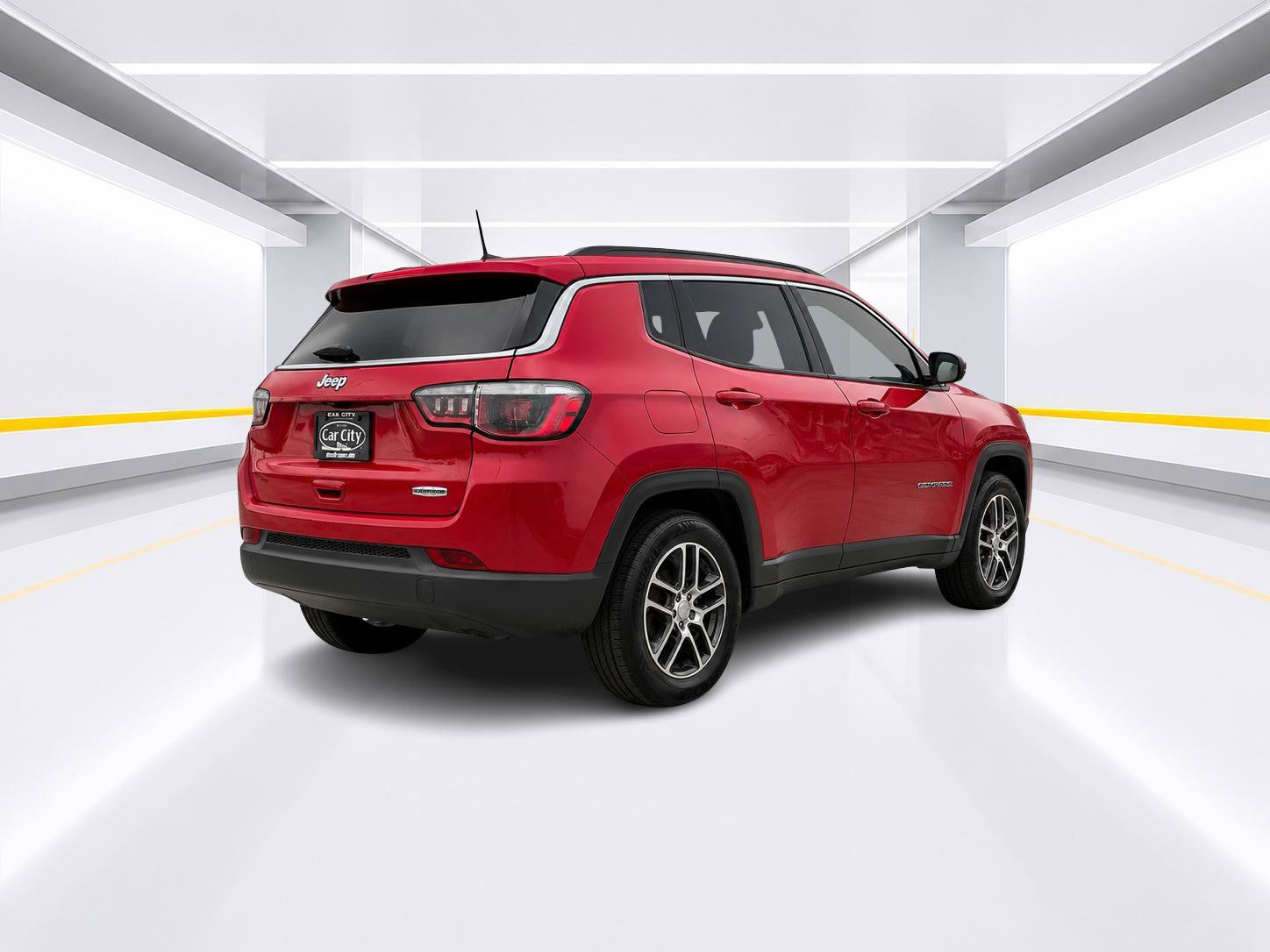 Used 2018 Jeep Compass Latitude FWD image 5