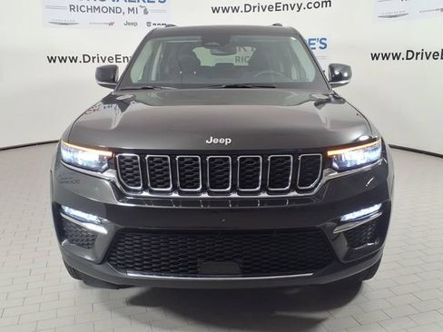 Used 2023 Jeep Grand Cherokee Limited AWD/4WD image 2