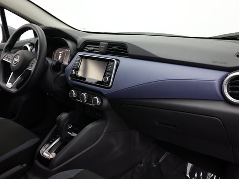 Used 2025 Nissan Versa SV FWD image 33