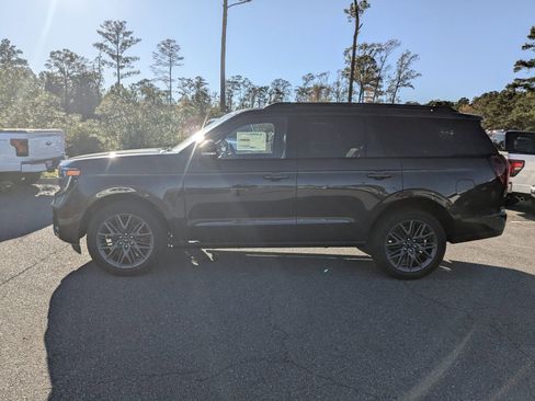 New 2025 Ford Expedition Platinum w/ Stealth Performance Package image 8