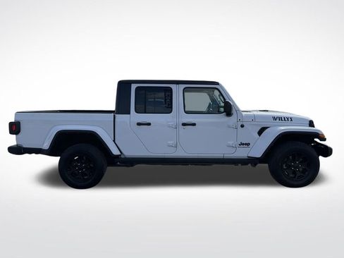 Used 2023 Jeep Gladiator Willys image 8