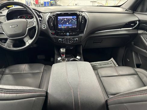 Used 2022 Chevrolet Traverse RS AWD/4WD image 17