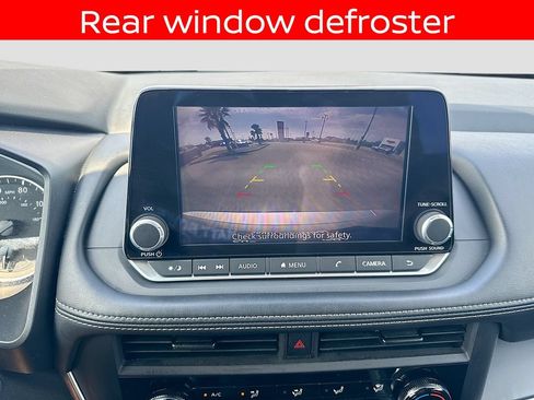 Used 2024 Nissan Rogue S FWD image 13