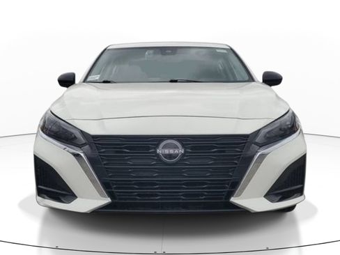 Used 2025 Nissan Altima 2.5 SV FWD image 5