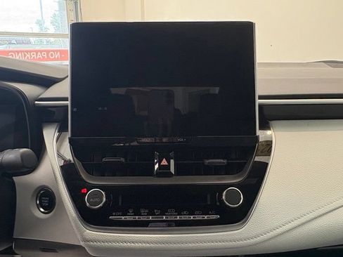 Used 2025 Toyota Corolla SE w/ SE Premium Package FWD image 25