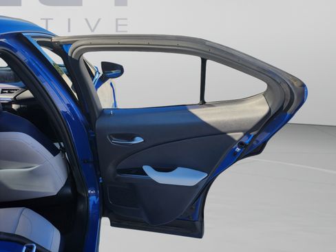 Used 2022 Lexus UX 200 w/ Premium Package FWD image 20