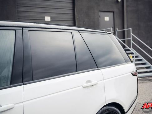 Used 2018 Land Rover Range Rover HSE image 24