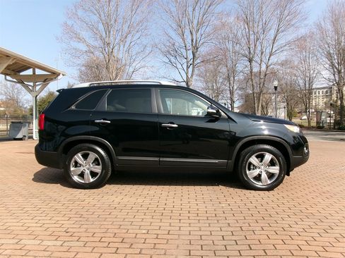 Used 2012 Kia Sorento EX w/ EX V6 Premium Pkg image 4