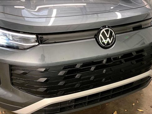 New 2026 Volkswagen Tiguan SE image 34