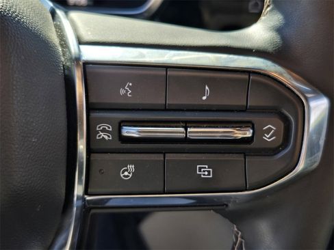 Used 2025 GMC Canyon Denali image 25