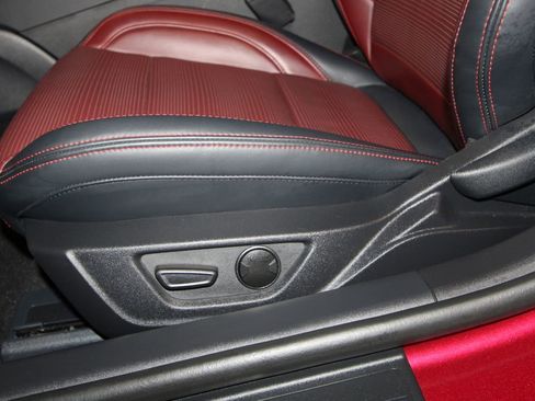 Used 2025 Ford Mustang GT Premium image 9