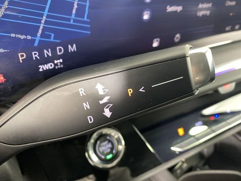 Certified 2025 Buick Envision Preferred image 18