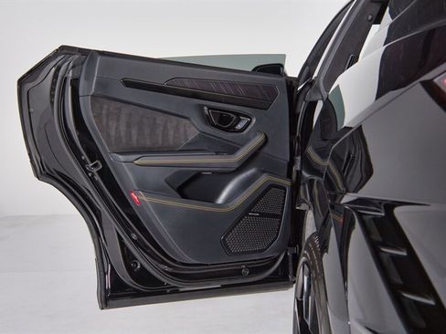 Used 2024 Lamborghini Urus S image 31