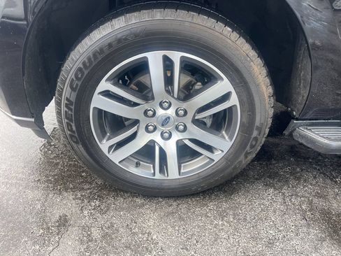 Used 2024 Ford Expedition Max Limited AWD/4WD image 10