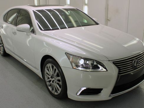 Used 2017 Lexus LS 460 w/ Comfort Package RWD image 12