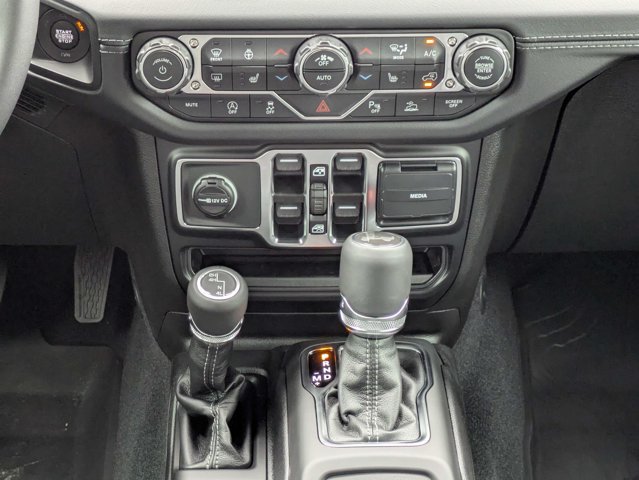 New 2026 Jeep Wrangler Unlimited Sahara AWD/4WD image 19