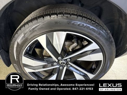 Used 2024 Volvo XC40 B5 Plus w/ Protection Package Premier AWD/4WD image 6