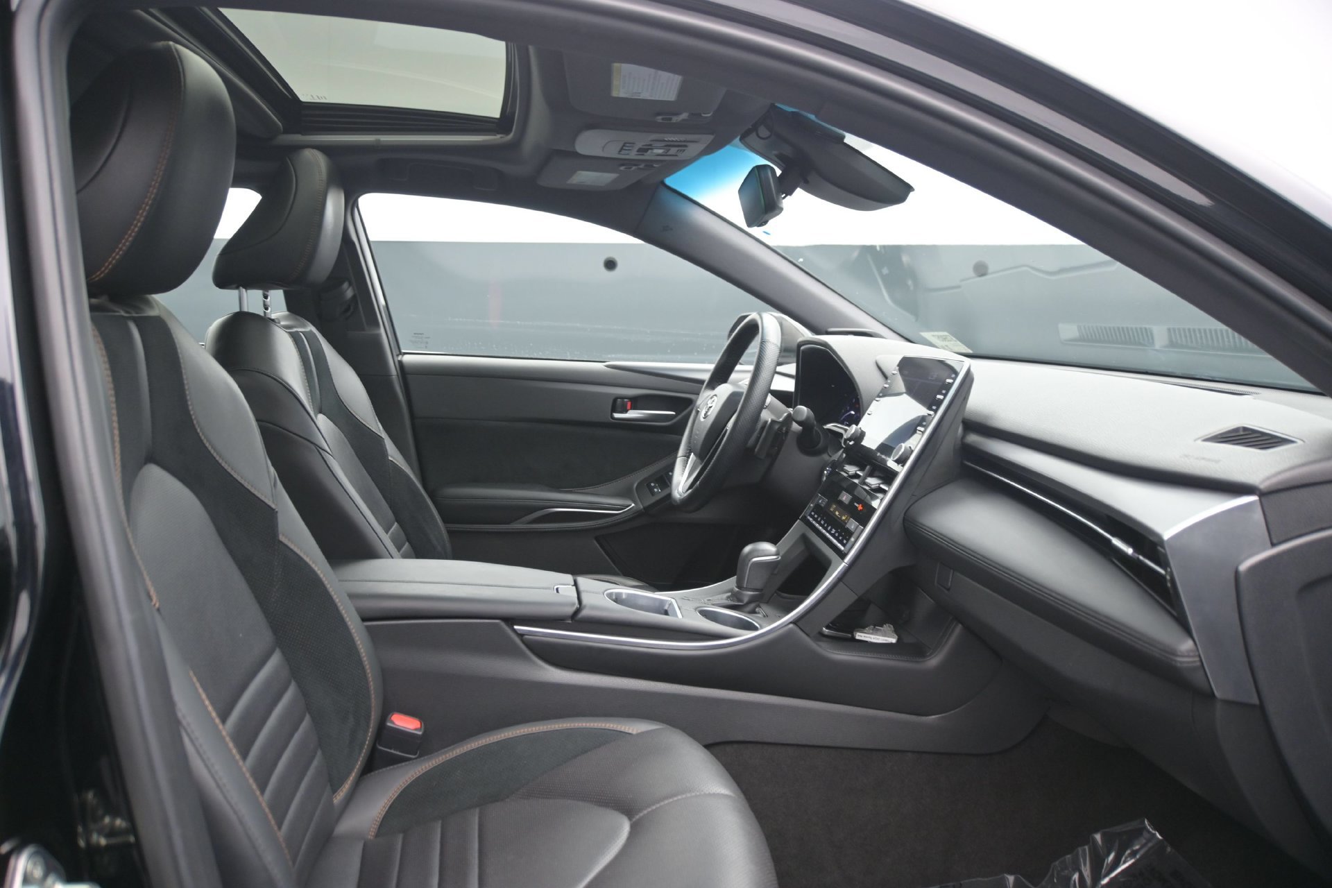Used 2019 Toyota Avalon XSE FWD image 13