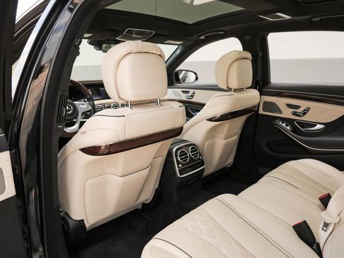 Used 2018 Mercedes-Benz S 560 4MATIC Sedan image 30