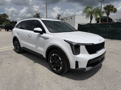 New 2026 Kia Sorento S w/ S Panoramic Sunroof Package