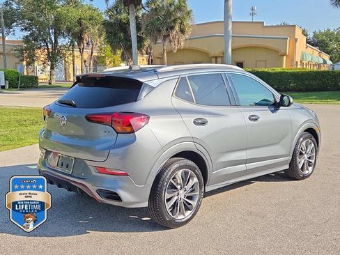 Certified 2022 Buick Encore GX Essence w/ Advanced Technology Package FWD image 4