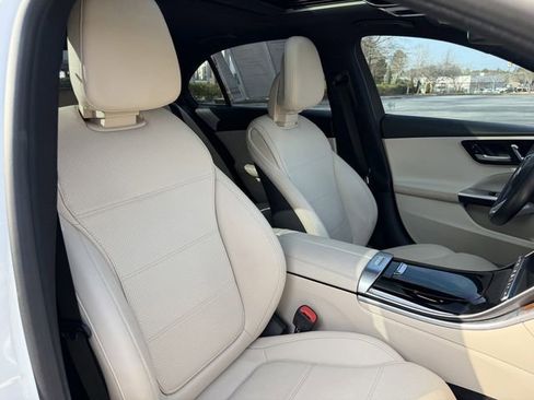 Used 2024 Mercedes-Benz C 300 Sedan image 38