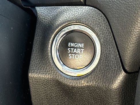 Used 2021 Toyota RAV4 XLE AWD/4WD image 27
