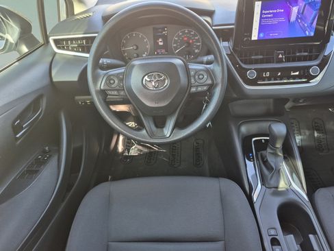 Used 2025 Toyota Corolla LE FWD image 11