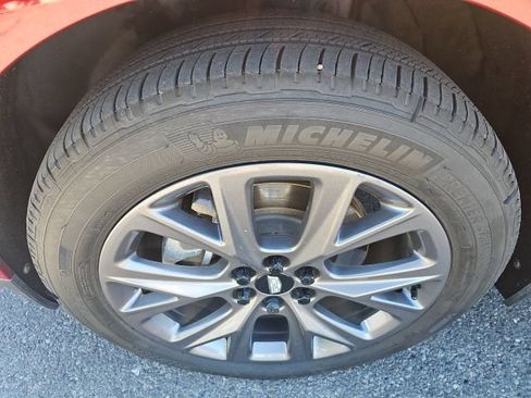 Used 2019 Cadillac XT5 Premium Luxury w/ LPO, Black Ice Package AWD/4WD image 18