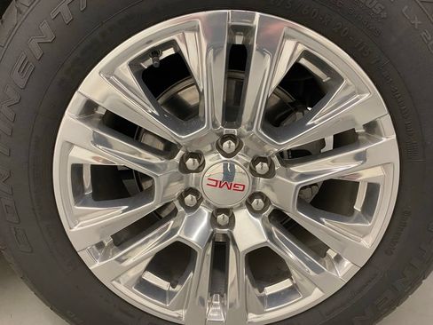 Used 2025 GMC Yukon Denali AWD/4WD image 26