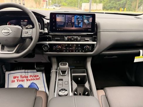 New 2026 Nissan Pathfinder Platinum w/ Cargo Package AWD/4WD image 27