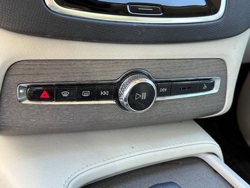 Certified 2023 Volvo XC90 T8 Plus image 21