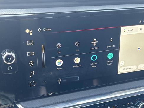 Used 2024 GMC Sierra 1500 Denali w/ Technology Package AWD/4WD image 14