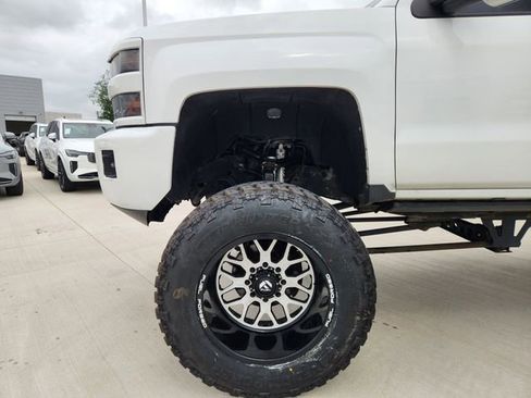 Used 2016 Chevrolet Silverado 2500 High Country w/ Duramax Plus Package AWD/4WD image 10